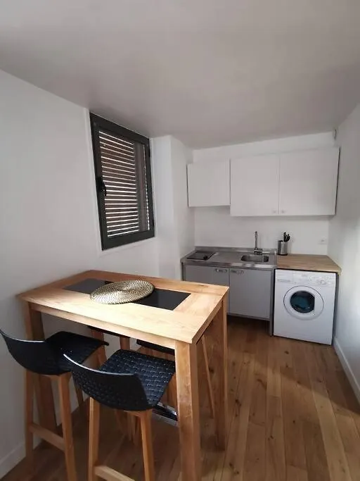 Wood Box Apartment Arcueil 0*,  France